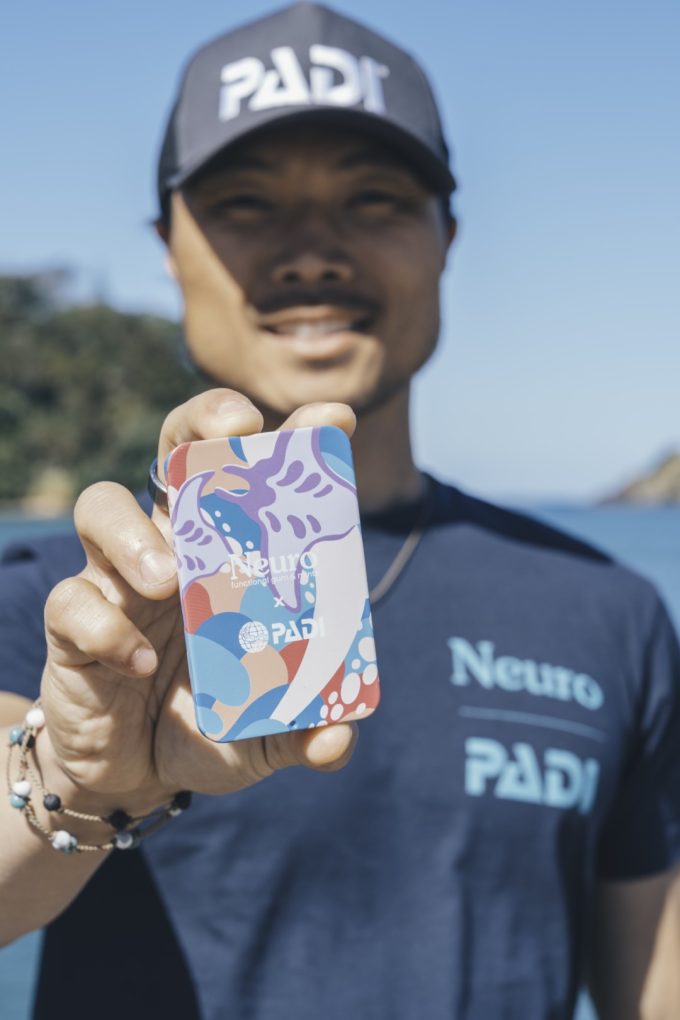 Neuro x PADI Manta Ray Tin